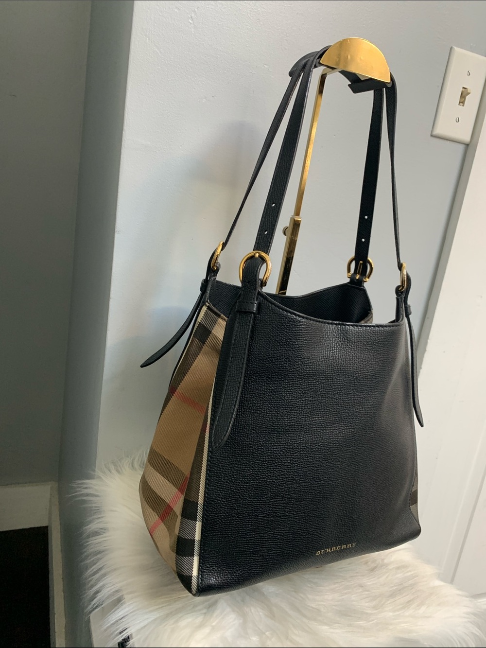 Authentic Burberry Canterbury Tote black leather, check sides - Picture 15 of 16